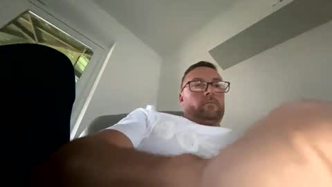 Snapshot of sharksboy16 chatting on 12/28/24, 02:42 Sharksboy online show from 12/28/24, 02:42