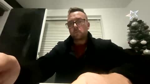 Snapshot of sharksboy16 chatting on 12/30/24, 06:53 Sharksboy online show from 12/30/24, 06:53