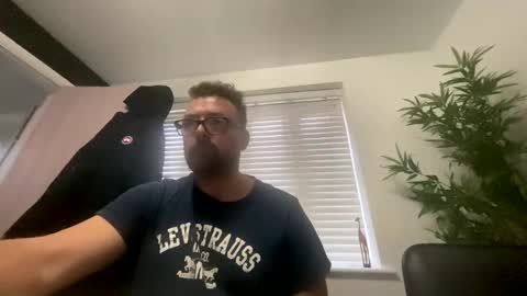 Snapshot of sharksboy16 chatting on 02/22/25, 07:23 Sharksboy online show from 02/22/25, 07:23