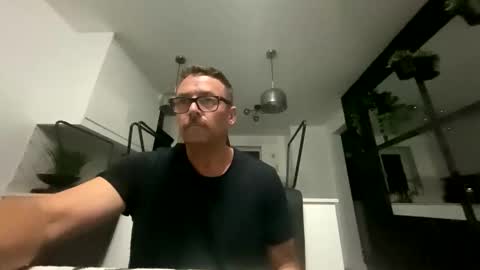 Snapshot of sharksboy16 chatting on 10/02/25, 02:40 Sharksboy online show from 10/02/25, 02:40