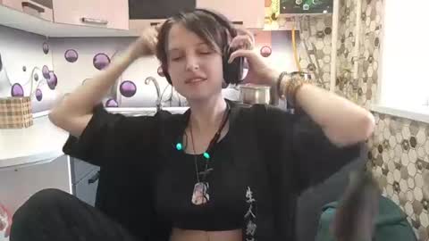 Snapshot of sharleenyodis chatting on 06/29/26, 04:51 Sara online show from 06/29/26, 04:51