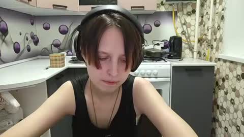 Snapshot of sharleenyodis chatting on 07/08/26, 10:58 Sara online show from 07/08/26, 10:58