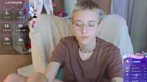 Snapshot of sharli_rose chatting on 02/23/25, 06:23 Sharli online show from 02/23/25, 06:23