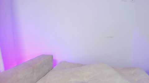 Hi fiends ---- I usually start online from Monday to Friday from 1000 am Saturdays and Sundays at 600 am Colombia time online show from 01/24/25, 06:25