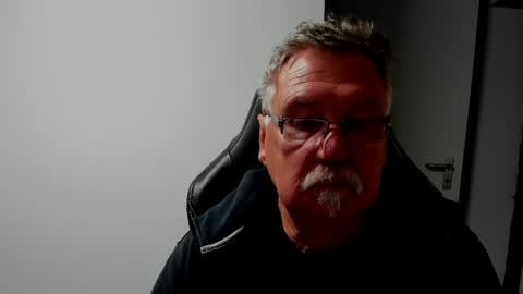 sharlots_pet online show from 04/21/26, 08:31