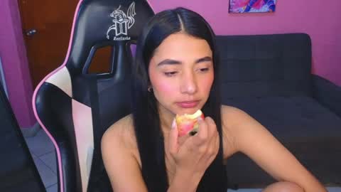 Snapshot of sharlott_pamela chatting on 04/22/26, 03:20 Pamela online show from 04/22/26, 03:20