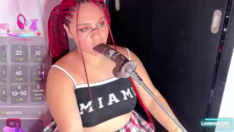 sharlotthe_bigass online show from 11/06/25, 12:11