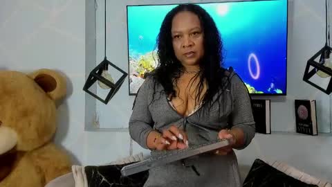 Snapshot of sharon_noa chatting on 04/18/26, 03:16 Sharon Noa online show from 04/18/26, 03:16