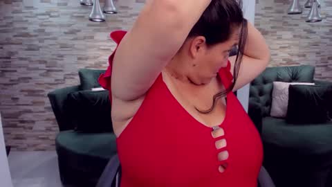 Snapshot of sharon_titts chatting on 10/07/25, 09:45 sharon online show from 10/07/25, 09:45