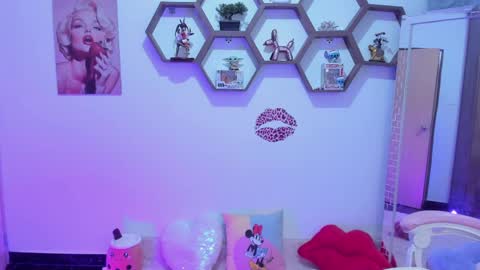 Snapshot of sharonsander1 chatting on 04/02/26, 11:35 Sharon online show from 04/02/26, 11:35