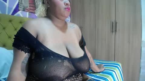 Snapshot of sharonx_morex chatting on 04/21/26, 05:47 sharonx_morex online show from 04/21/26, 05:47