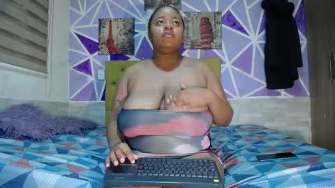 Snapshot of sharonx_morex chatting on 05/17/26, 06:11 sharonx_morex online show from 05/17/26, 06:11