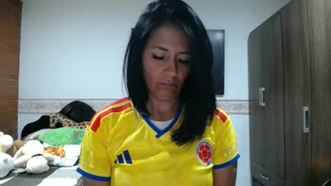 Snapshot of sharoon__cherry_ chatting on 06/17/26, 10:39 sharon online show from 06/17/26, 10:39