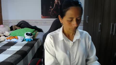 Snapshot of sharoon__cherry_ chatting on 07/23/26, 02:37 sharon online show from 07/23/26, 02:37