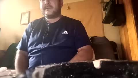 sharpe22081988 online show from 05/13/26, 03:53
