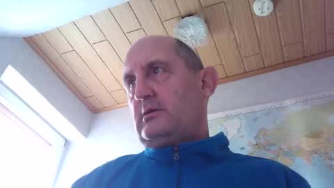 Snapshot of sharpshoder chatting on 11/01/25, 10:06 Peter online show from 11/01/25, 10:06