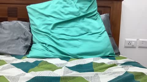 Shashii online show from 12/04/24, 03:10