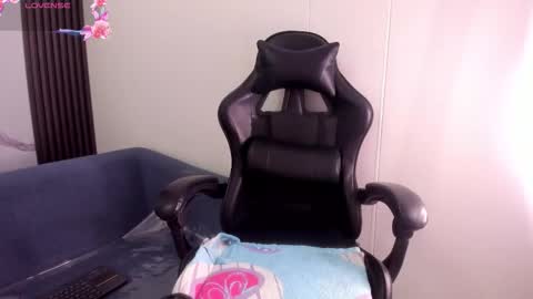 Snapshot of shaunadream_ chatting on 01/17/26, 05:45 Shauna online show from 01/17/26, 05:45