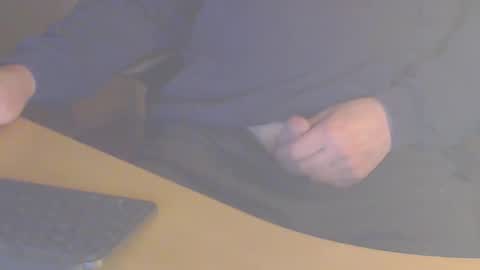 Snapshot of shaved164 chatting on 12/19/24, 04:02 Frans online show from 12/19/24, 04:02