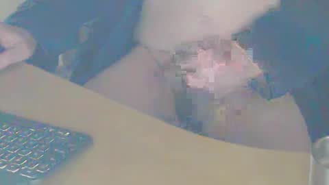 Snapshot of shaved164 chatting on 12/20/24, 08:38 Frans online show from 12/20/24, 08:38