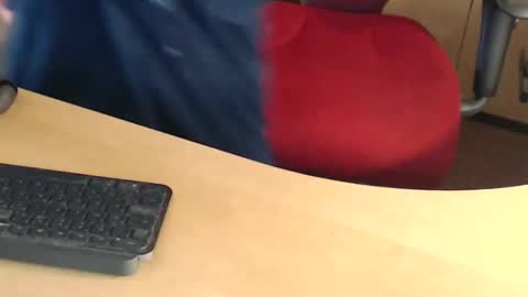 Snapshot of shaved164 chatting on 02/27/26, 10:04 Frans online show from 02/27/26, 10:04