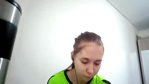 Snapshot of shawanaanene chatting on 12/18/25, 07:14 Annette online show from 12/18/25, 07:14