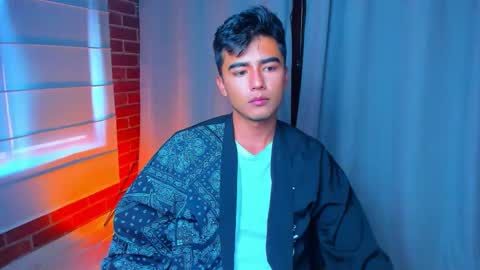 Snapshot of shawn__sanderson chatting on 12/22/25, 01:30 Shawn online show from 12/22/25, 01:30