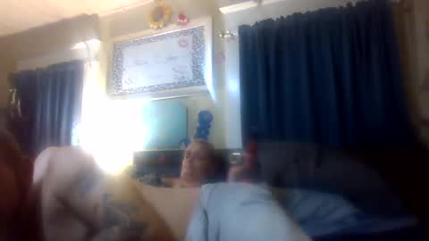 Snapshot of shawnandjenn chatting on 12/02/24, 10:39 ShawnandJenn online show from 12/02/24, 10:39