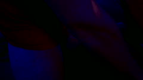 Snapshot of shawntheone3535b chatting on 11/24/25, 04:01 shawntheone online show from 11/24/25, 04:01