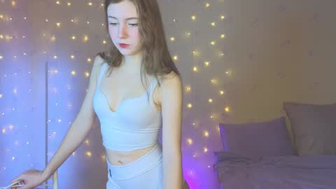 Snapshot of shawty_girl_ chatting on 12/12/24, 03:37 Sonya online show from 12/12/24, 03:37