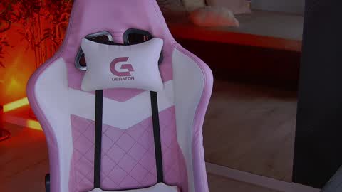 Snapshot of shayblonde chatting on 01/05/25, 09:36 shayblonde online show from 01/05/25, 09:36