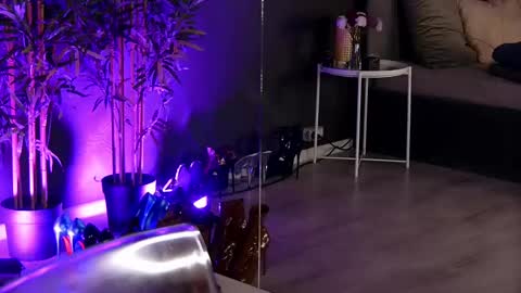 Snapshot of shayblonde chatting on 03/06/25, 02:19 shayblonde online show from 03/06/25, 02:19