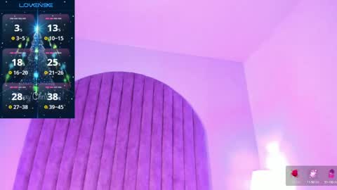 Shayla Davis  online 240 pm - 1000 pm online show from 12/17/24, 01:18