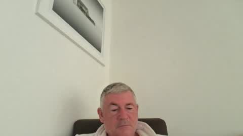 Snapshot of she52 chatting on 11/07/25, 10:37 she52 online show from 11/07/25, 10:37