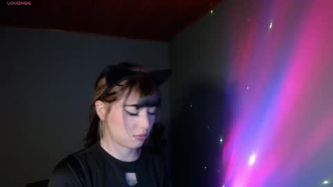 Snapshot of she_alice chatting on 04/28/26, 04:06 she_alice online show from 04/28/26, 04:06