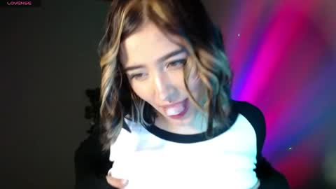 Snapshot of she_alice chatting on 04/29/26, 04:49 she_alice online show from 04/29/26, 04:49
