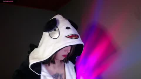 Snapshot of she_alice chatting on 05/10/26, 06:51 she_alice online show from 05/10/26, 06:51