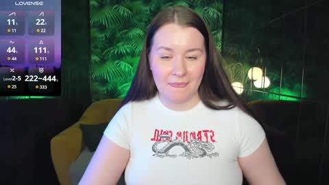 Snapshot of shedar_pretty chatting on 12/23/24, 09:05 Shedar online show from 12/23/24, 09:05