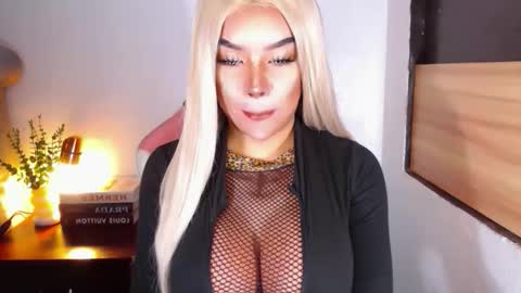 Snapshot of sheenafrost chatting on 03/06/26, 06:59 sheenafrost online show from 03/06/26, 06:59