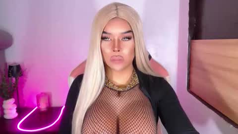 Snapshot of sheenafrost chatting on 04/10/26, 01:11 sheenafrost online show from 04/10/26, 01:11