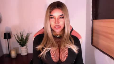 Snapshot of sheenafrost chatting on 05/28/26, 11:46 sheenafrost online show from 05/28/26, 11:46