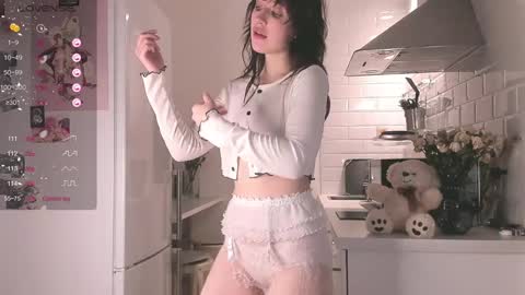 Snapshot of sheeny_shy chatting on 12/13/24, 12:20 Chiara online show from 12/13/24, 12:20