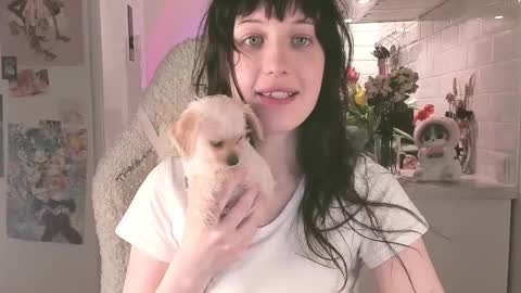 Snapshot of sheeny_shy chatting on 03/10/25, 09:40 Chiara online show from 03/10/25, 09:40