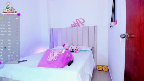 Snapshot of sheirysex chatting on 12/31/24, 06:59 Danna   online show from 12/31/24, 06:59