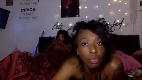 Lola online show from 11/25/25, 04:56