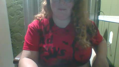 Snapshot of shelbyannn chatting on 09/16/25, 01:06 Red online show from 09/16/25, 01:06