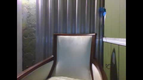 Snapshot of shelbyannn chatting on 10/25/25, 02:30 Red online show from 10/25/25, 02:30