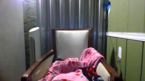 Snapshot of shelbyannn chatting on 02/18/26, 04:08 Red online show from 02/18/26, 04:08