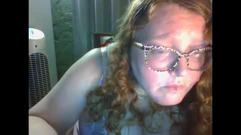 Snapshot of shelbyannn chatting on 02/22/26, 03:40 Red online show from 02/22/26, 03:40