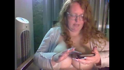 Snapshot of shelbyannn chatting on 04/17/26, 01:08 Red online show from 04/17/26, 01:08